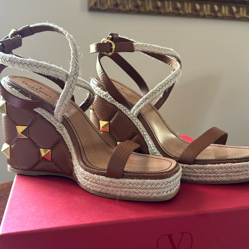 Ladies shoes